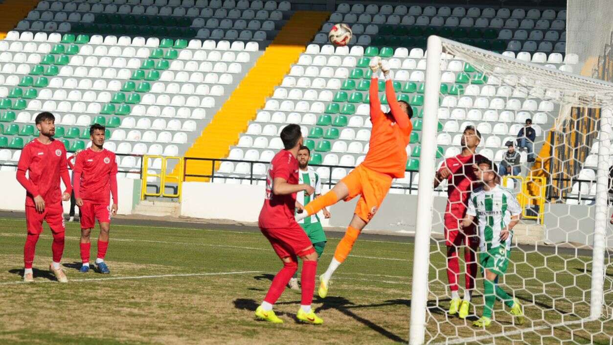 Muğla Atatürk Stadı’nda İlk 45 Dakikada Gol Çıkmadı 1